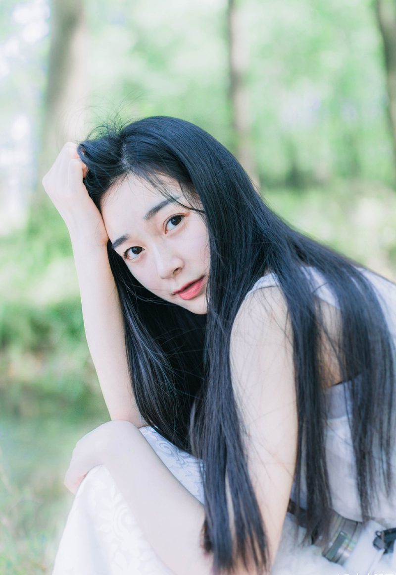 三根长枪将伏德的身体钉死在船板上面，至死，伏德脸上还带着一股解脱般的笑容。